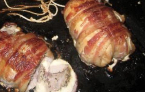 Plat de coq au porc en sauce