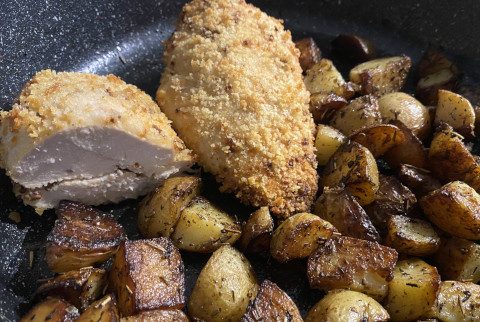 Poitrines de poulet panée au parmesan dorée et croustillante