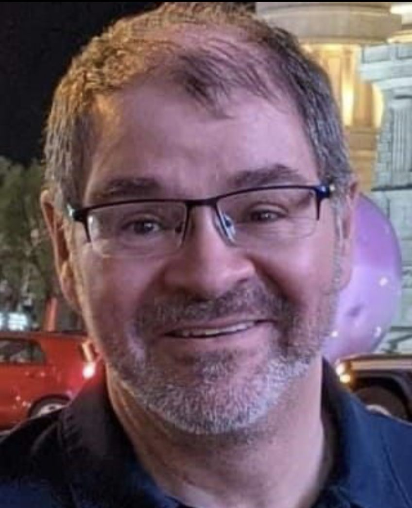 Steve Larochelle, surnommé Valise, partisan des 49ers de San Francisco